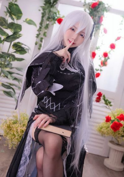 《年轻的女仆》在线观看