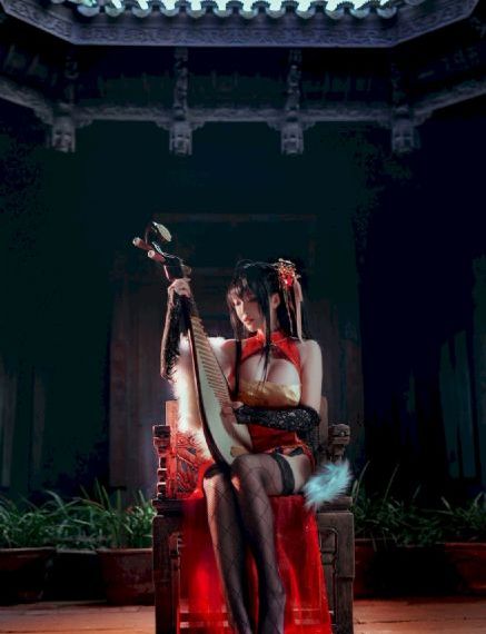加油站的6个瑞士女孩